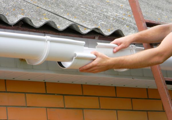 Gutter Hanging in Cincinnati
